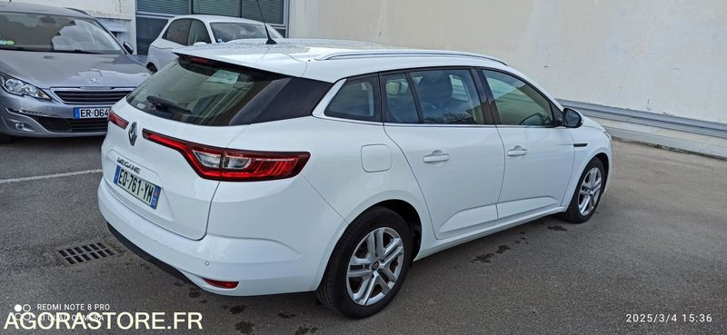 Renault Mégane break blanche 1.5 dci 110 ch boite auto - Vieglā automašīna: foto 4 Renault Mégane break blanche 1.5 dci 110 ch boite auto - Vieglā automašīna: foto 4