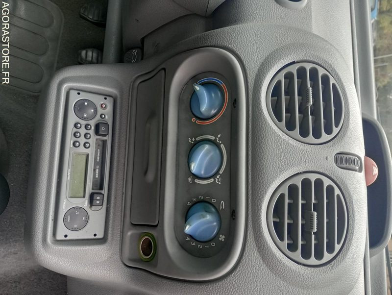 Renault Twingo 2005 108501kms - Vieglā automašīna: foto 5 Renault Twingo 2005 108501kms - Vieglā automašīna: foto 5