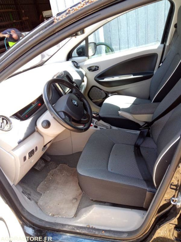 Renault ZOE année 2013 - Vieglā automašīna: foto 4 Renault ZOE année 2013 - Vieglā automašīna: foto 4