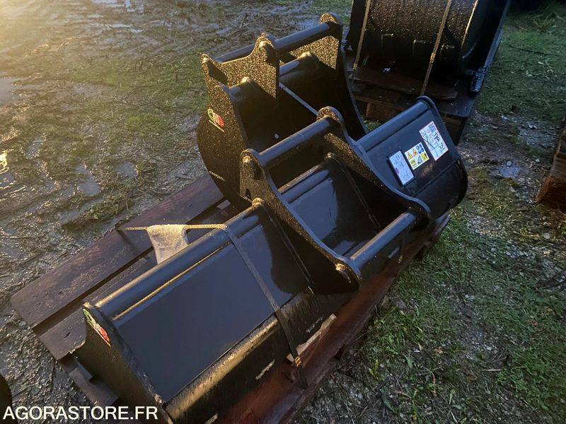 Godet Curage 1200mm S40 NEUF - Rezerves daļa - Celtniecības tehnika: foto 1 Godet Curage 1200mm S40 NEUF - Rezerves daļa - Celtniecības tehnika: foto 1