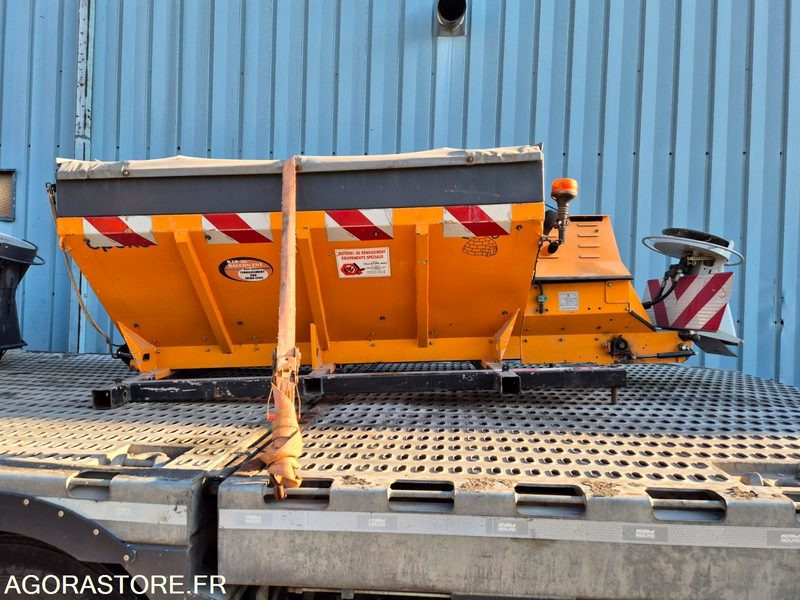 SALEUSE EPOKE S-2300 E 2000 AVEC MOTEUR AUXILIAIRE - Dārza tehnika: foto 1 SALEUSE EPOKE S-2300 E 2000 AVEC MOTEUR AUXILIAIRE - Dārza tehnika: foto 1