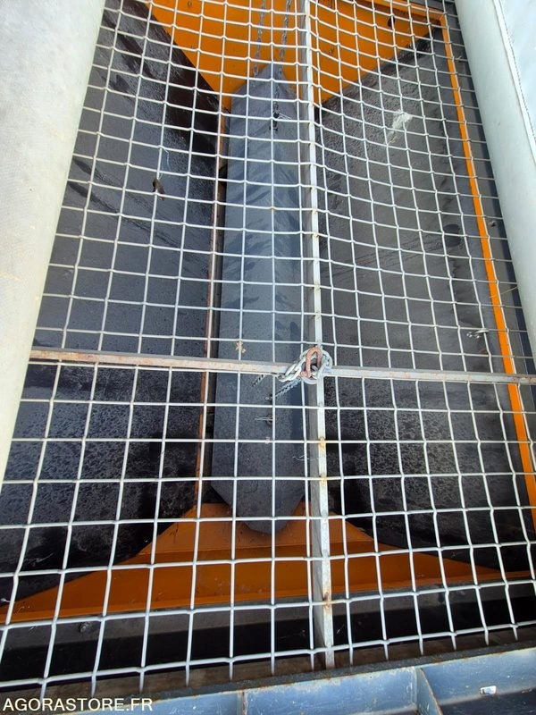 SALEUSE EPOKE S2400 ES 2014 AVEC MOTEUR AUXILIAIRE - Dārza tehnika: foto 4 SALEUSE EPOKE S2400 ES 2014 AVEC MOTEUR AUXILIAIRE - Dārza tehnika: foto 4