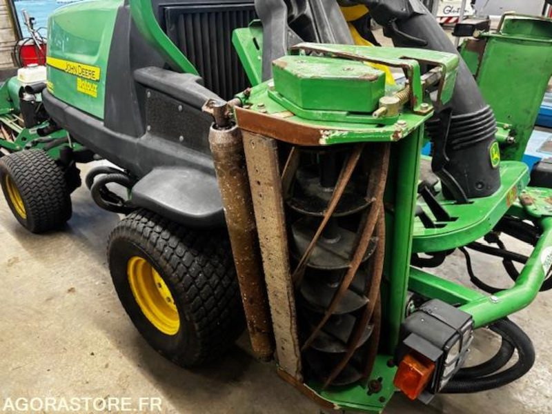 TONDEUSE HELICOIDALE JOHN DEERE 8400-ROULANTE-1521 HEURES. - Zāles pļāvējs: foto 1 TONDEUSE HELICOIDALE JOHN DEERE 8400-ROULANTE-1521 HEURES. - Zāles pļāvējs: foto 1