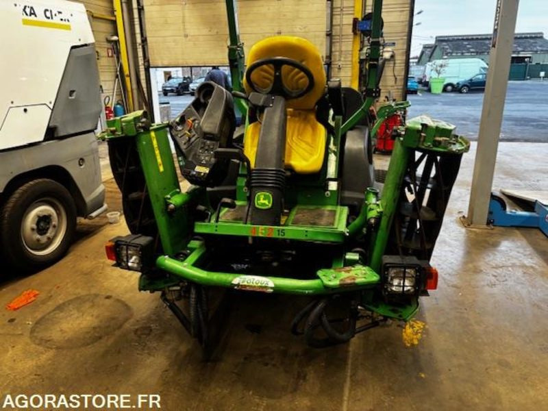 TONDEUSE HELICOIDALE JOHN DEERE 8400-ROULANTE-1521 HEURES. - Zāles pļāvējs: foto 3 TONDEUSE HELICOIDALE JOHN DEERE 8400-ROULANTE-1521 HEURES. - Zāles pļāvējs: foto 3