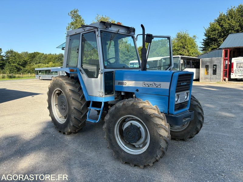 TRACTEUR AGRICOLE LANDINI 4X4 85 CV - Traktors: foto 1 TRACTEUR AGRICOLE LANDINI 4X4 85 CV - Traktors: foto 1