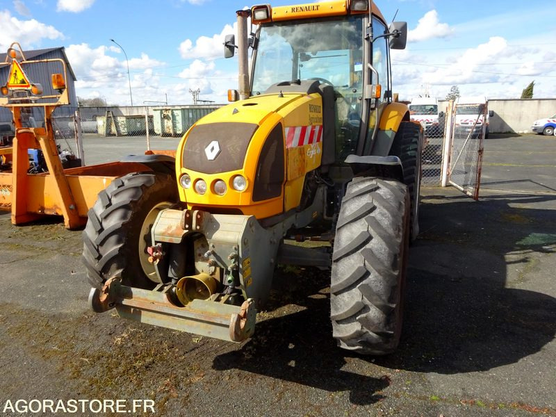 TRACTEUR ET DEBROUSSAILLEUSE - Traktors: foto 1 TRACTEUR ET DEBROUSSAILLEUSE - Traktors: foto 1