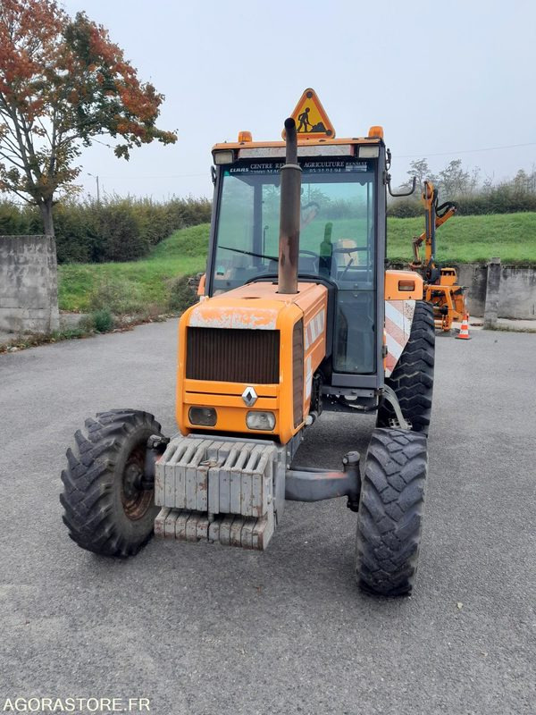 TRACTEUR RENAULT 750MI 12532 heures 1995 - Traktors: foto 3 TRACTEUR RENAULT 750MI 12532 heures 1995 - Traktors: foto 3