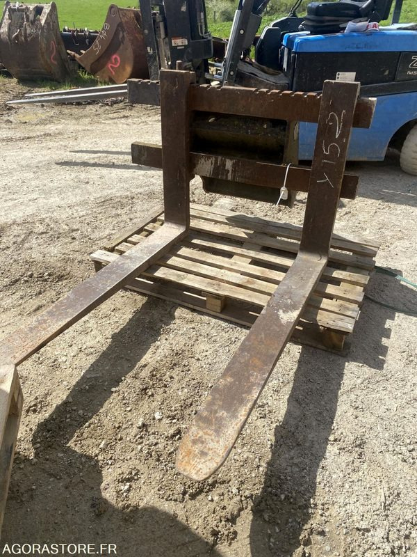 Tablier porte fourche MECALAC - Dakšas: foto 1 Tablier porte fourche MECALAC - Dakšas: foto 1
