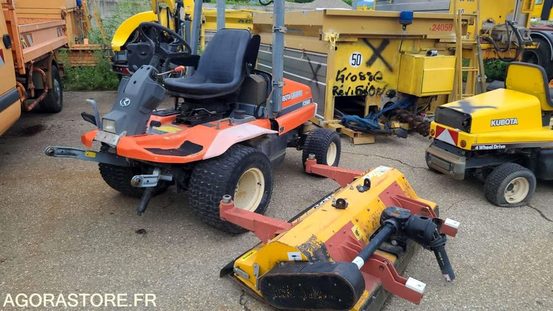Tondeuse tractée KUBOTA F360 - 2003 - Zāles pļāvējs: foto 4 Tondeuse tractée KUBOTA F360 - 2003 - Zāles pļāvējs: foto 4