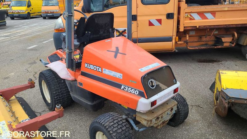 Tondeuse tractée KUBOTA F360 - 2003 - Zāles pļāvējs: foto 1 Tondeuse tractée KUBOTA F360 - 2003 - Zāles pļāvējs: foto 1