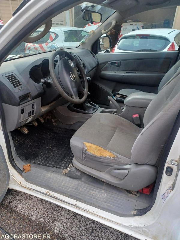 Toyota Hilux - 2011 - 251000kms - BW-176-BN - Pikaps: foto 3 Toyota Hilux - 2011 - 251000kms - BW-176-BN - Pikaps: foto 3