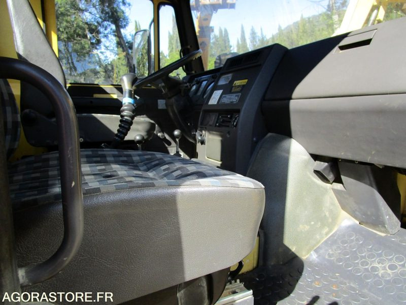 Unimog U140 - 1994 - 115 000km - TRES BON ETAT - Ekskavators-iekrāvējs: foto 5 Unimog U140 - 1994 - 115 000km - TRES BON ETAT - Ekskavators-iekrāvējs: foto 5