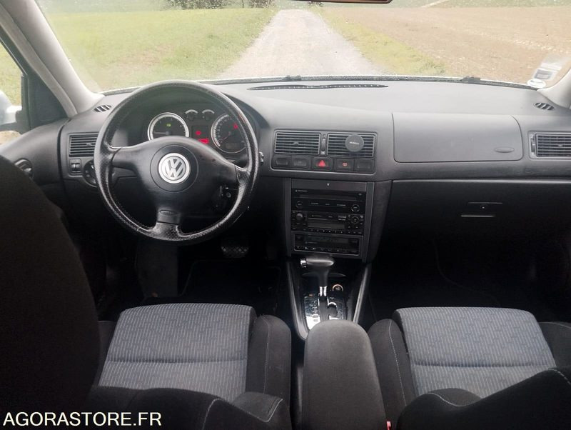 VOLKSWAGEN GOLF 1.9 TDI 130 CV - BOITE AUTOMATIQUE - Vieglā automašīna: foto 5 VOLKSWAGEN GOLF 1.9 TDI 130 CV - BOITE AUTOMATIQUE - Vieglā automašīna: foto 5