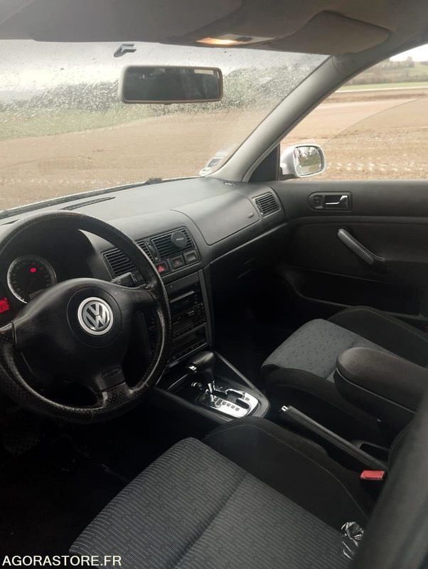 VOLKSWAGEN GOLF 1.9 TDI 130 CV - BOITE AUTOMATIQUE - Vieglā automašīna: foto 4 VOLKSWAGEN GOLF 1.9 TDI 130 CV - BOITE AUTOMATIQUE - Vieglā automašīna: foto 4
