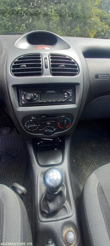 VQ- V11o Peugeot 206 - Vieglā automašīna: foto 4 VQ- V11o Peugeot 206 - Vieglā automašīna: foto 4