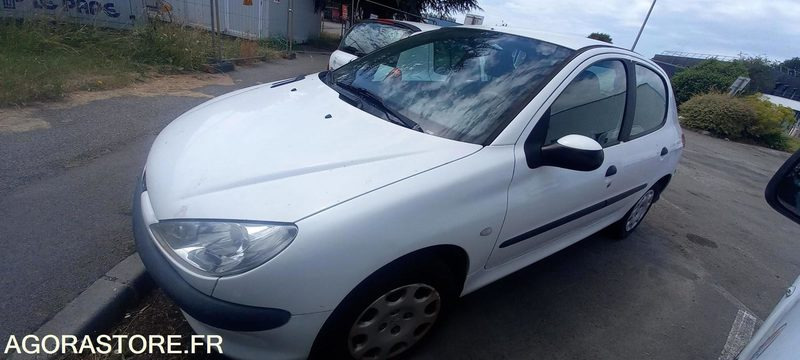 VQ- V11o Peugeot 206 - Vieglā automašīna: foto 2 VQ- V11o Peugeot 206 - Vieglā automašīna: foto 2