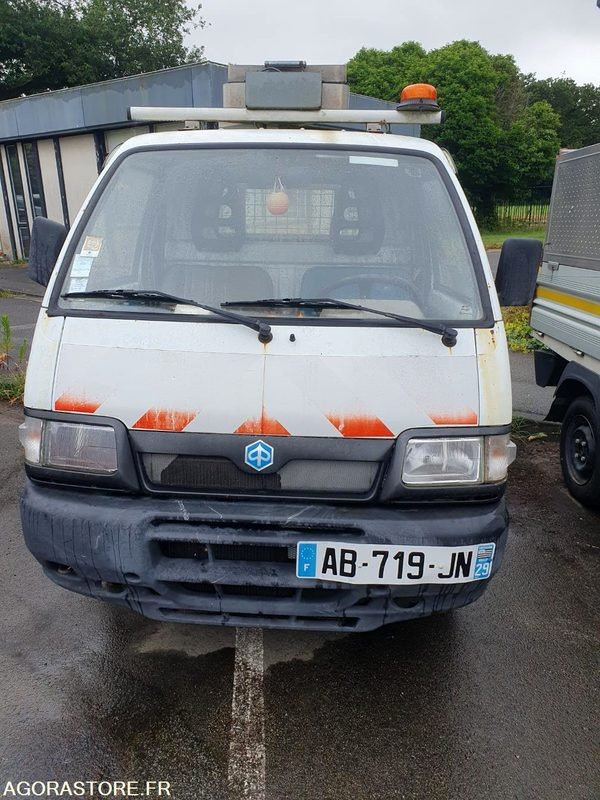 VQ-V20M PIAGGIO PORTER. - Komercauto pašizgāzējs: foto 1 VQ-V20M PIAGGIO PORTER. - Komercauto pašizgāzējs: foto 1