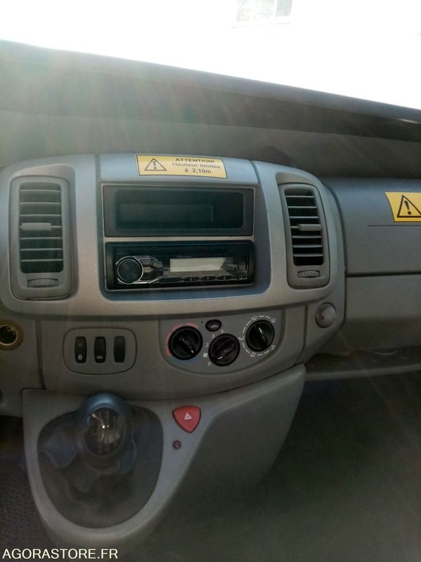 Vente Renault Trafic - Vieglā automašīna: foto 2 Vente Renault Trafic - Vieglā automašīna: foto 2