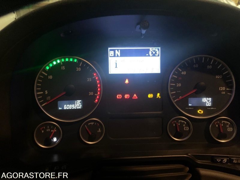 TGX 18.480 4X2 BLS HYDRAULIQUE - 2013 - 608000 Kms - Vilcējs: foto 5 TGX 18.480 4X2 BLS HYDRAULIQUE - 2013 - 608000 Kms - Vilcējs: foto 5