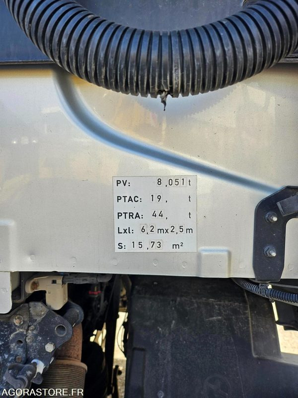 Vilcējs TRACTEUR RENAULT - 2017 - 580000km: foto 8 Vilcējs TRACTEUR RENAULT - 2017 - 580000km: foto 8