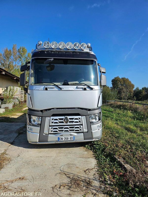 TRACTEUR RENAULT - 2017 - 580000km - Vilcējs: foto 3 TRACTEUR RENAULT - 2017 - 580000km - Vilcējs: foto 3