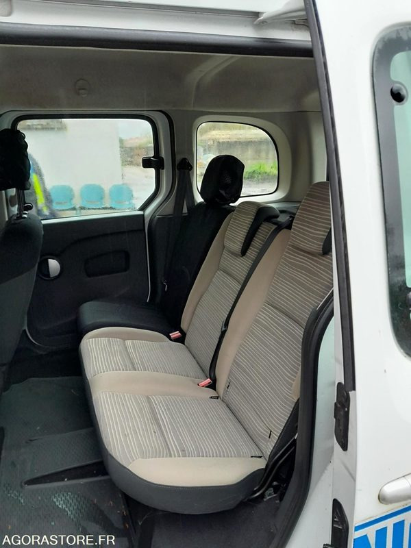 Voiture Renault Kangoo Expression dCi90, 2012 - 196968KM - Mazs furgons: foto 4 Voiture Renault Kangoo Expression dCi90, 2012 - 196968KM - Mazs furgons: foto 4