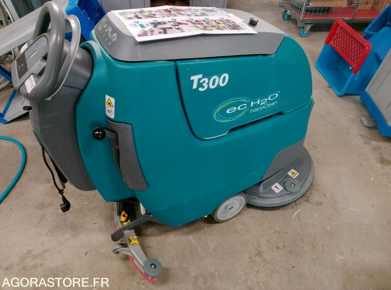 Auto laveuse TENNANT T300 - Grīdas mazgāšanas iekārta: foto 2 Auto laveuse TENNANT T300 - Grīdas mazgāšanas iekārta: foto 2