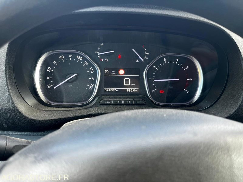 Citroen jumpy 2017 1.6hdi 341000km - Kravas mikroautobuss: foto 2 Citroen jumpy 2017 1.6hdi 341000km - Kravas mikroautobuss: foto 2