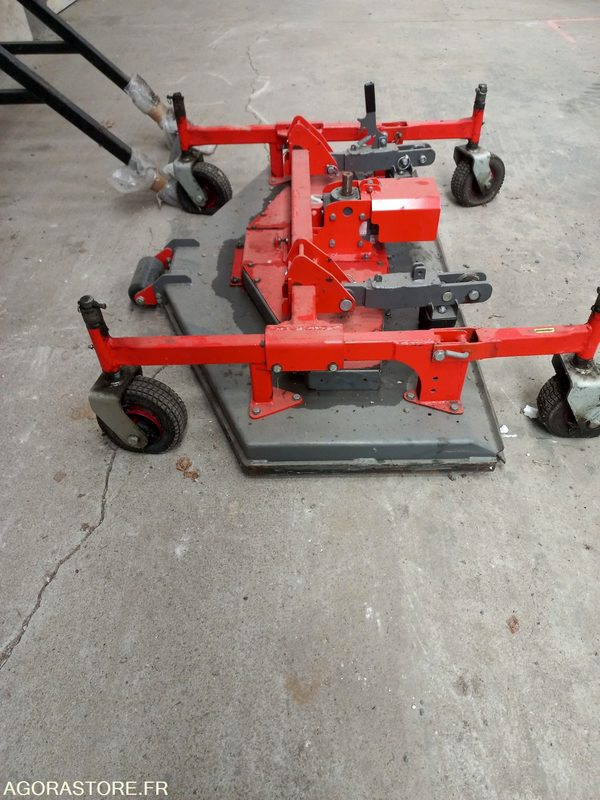 Coupe de tondeuse mulchng Morgneux TMC 150 fixation Kubota - Zāles pļāvējs: foto 1 Coupe de tondeuse mulchng Morgneux TMC 150 fixation Kubota - Zāles pļāvējs: foto 1