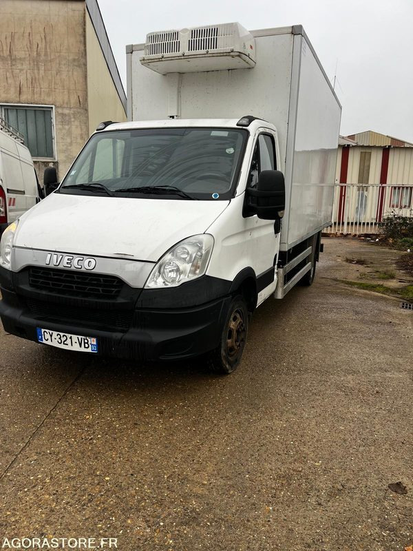 Iveco 35c13 frigorifique 185000km 2013 - Komercauto refrižerators: foto 1 Iveco 35c13 frigorifique 185000km 2013 - Komercauto refrižerators: foto 1