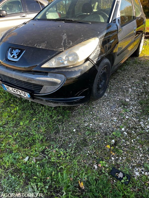 Peugeot 206+ 1.4 hdi 2009 185000km - Vieglā automašīna: foto 2 Peugeot 206+ 1.4 hdi 2009 185000km - Vieglā automašīna: foto 2