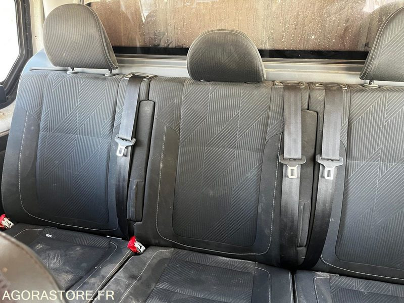 Renault trafic 1.6dci 6places 2019 291000km - Mazs furgons: foto 5 Renault trafic 1.6dci 6places 2019 291000km - Mazs furgons: foto 5