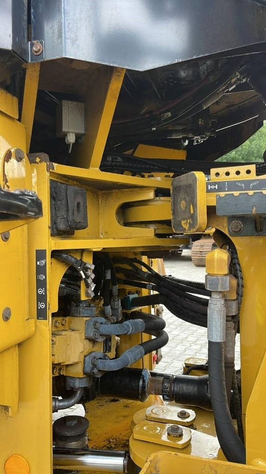 CAT 938M - Riteņu iekrāvējs: foto 4 CAT 938M - Riteņu iekrāvējs: foto 4