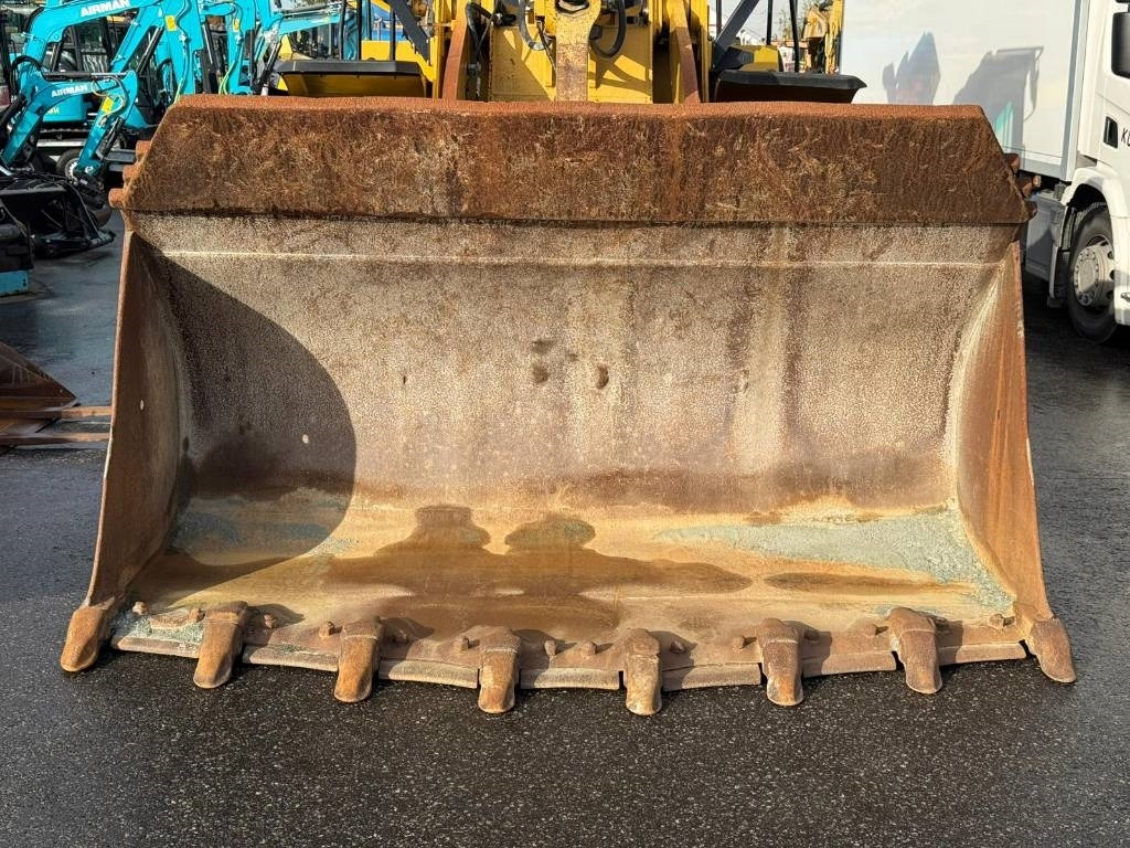 CAT 966M - Riteņu iekrāvējs: foto 2 CAT 966M - Riteņu iekrāvējs: foto 2