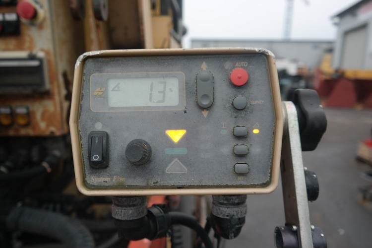 Dynapack F121 4WD - Asfalta klājējs: foto 2 Dynapack F121 4WD - Asfalta klājējs: foto 2