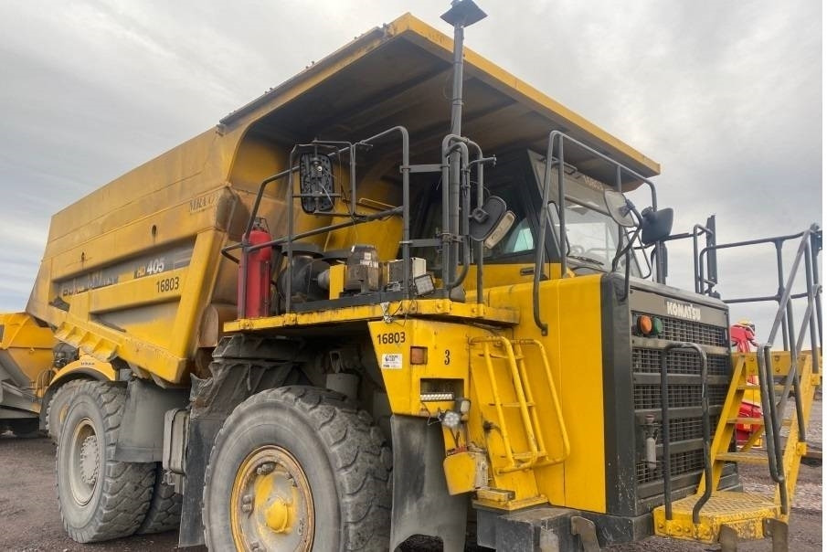 Komatsu HD405-7 - Karjeru pašizgāzējs: foto 1 Komatsu HD405-7 - Karjeru pašizgāzējs: foto 1