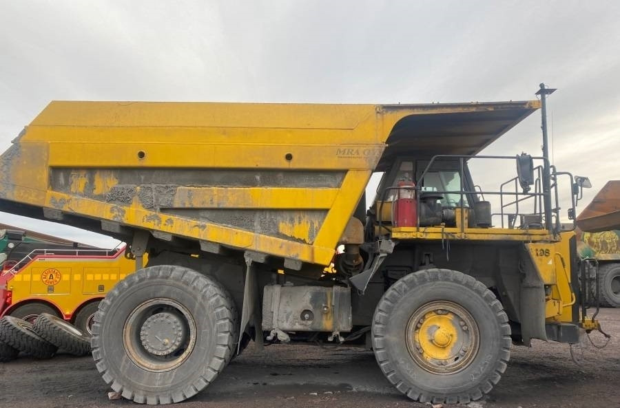 Komatsu HD405-7 - Karjeru pašizgāzējs: foto 3 Komatsu HD405-7 - Karjeru pašizgāzējs: foto 3