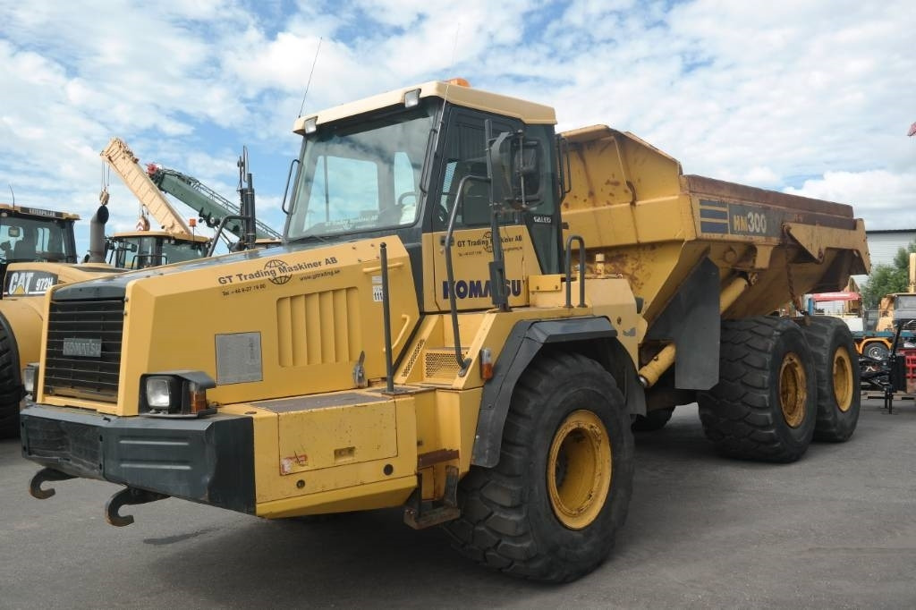 Komatsu HM300-1 - Artikulētias pašizgāzējs: foto 4 Komatsu HM300-1 - Artikulētias pašizgāzējs: foto 4