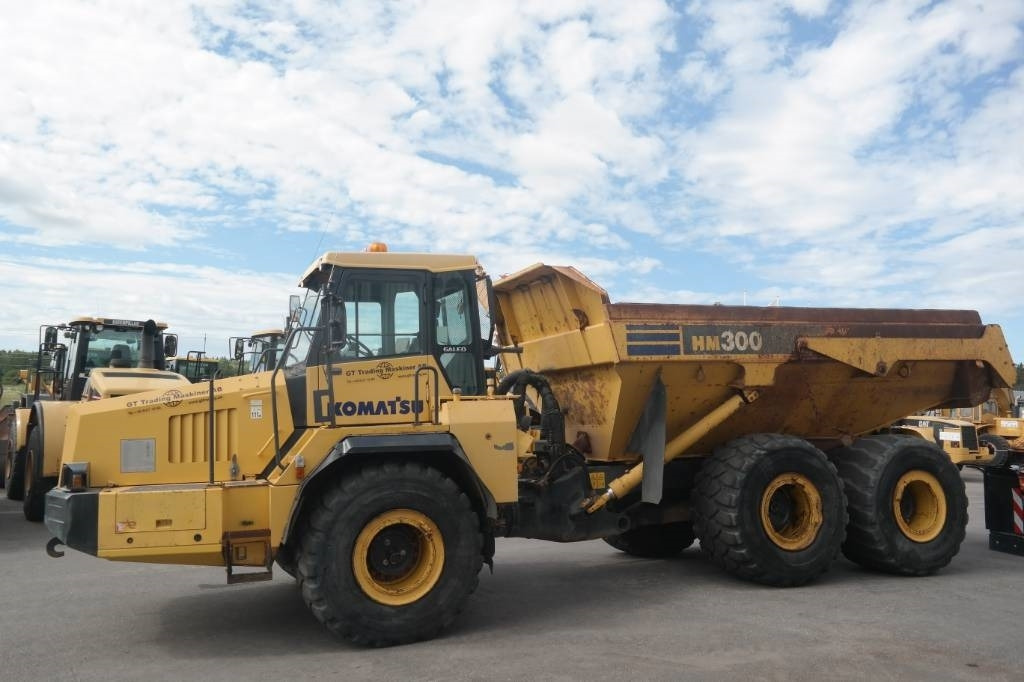 Komatsu HM300-1 - Artikulētias pašizgāzējs: foto 5 Komatsu HM300-1 - Artikulētias pašizgāzējs: foto 5