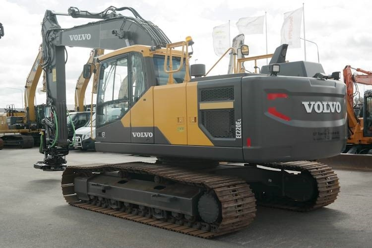 Volvo EC220 E *Uthyres* - Kāpurķēžu ekskavators: foto 1 Volvo EC220 E *Uthyres* - Kāpurķēžu ekskavators: foto 1