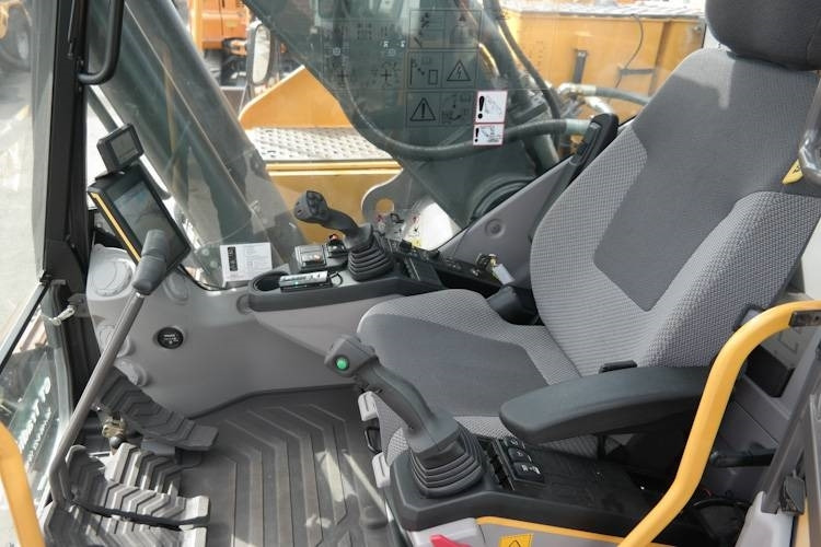 Volvo EC220 E *Uthyres* - Kāpurķēžu ekskavators: foto 3 Volvo EC220 E *Uthyres* - Kāpurķēžu ekskavators: foto 3