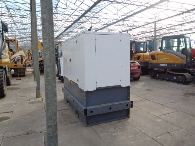 Diversen 30 KVA Aggreko 30 KVA - Elektroģenerators: foto 4 Diversen 30 KVA Aggreko 30 KVA - Elektroģenerators: foto 4