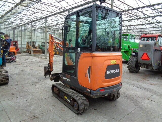 Doosan DX19 - Mini-ekskavators: foto 1 Doosan DX19 - Mini-ekskavators: foto 1