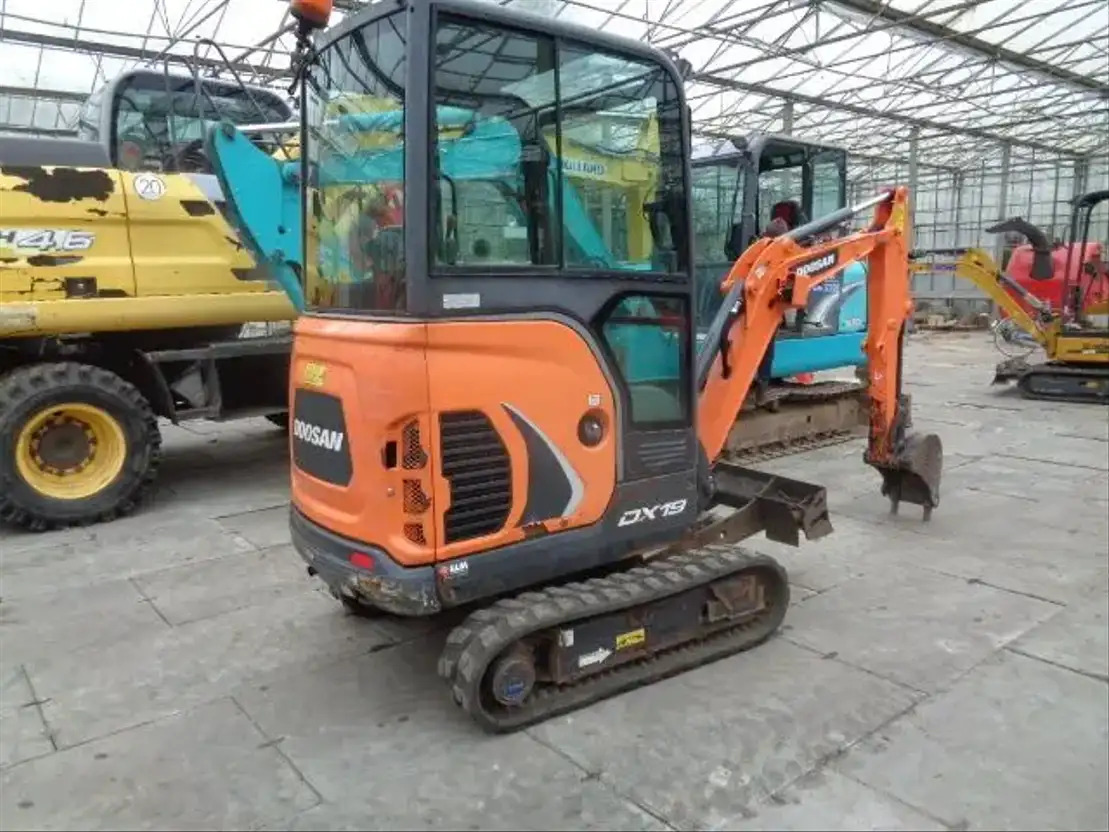 Doosan DX19 - Mini-ekskavators: foto 2 Doosan DX19 - Mini-ekskavators: foto 2