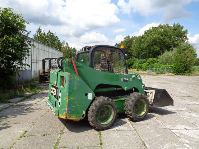 Kompaktiekrāvējs JCB 135 R: foto 8