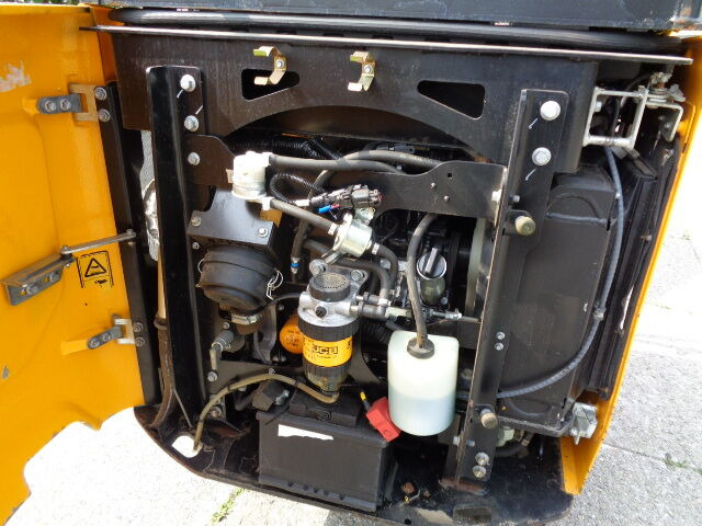 JCB 15C-1 - Mini-ekskavators: foto 2 JCB 15C-1 - Mini-ekskavators: foto 2