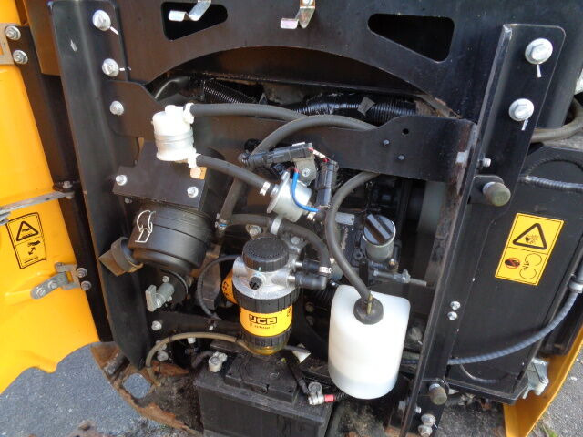 JCB 15C - Mini-ekskavators: foto 5 JCB 15C - Mini-ekskavators: foto 5