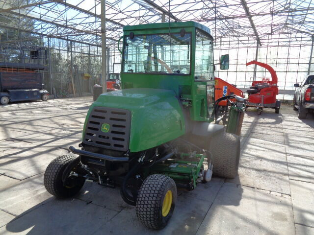 John Deere 3235C - Zāles pļāvējs: foto 5 John Deere 3235C - Zāles pļāvējs: foto 5