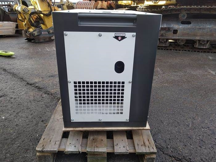 Ashita DG 12000 SE3 - Elektroģenerators: foto 2 Ashita DG 12000 SE3 - Elektroģenerators: foto 2