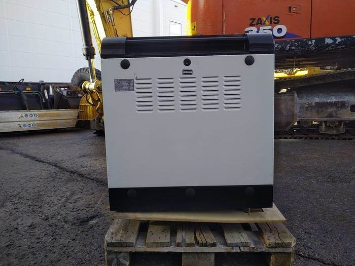 Ashita DG 23000 SE3 - Elektroģenerators: foto 4 Ashita DG 23000 SE3 - Elektroģenerators: foto 4